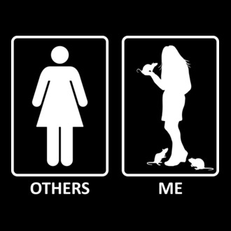 Others vs. Me (nő) - patkány