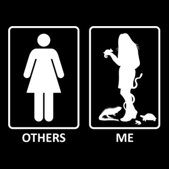 Others vs. Me (nő) - hüllő